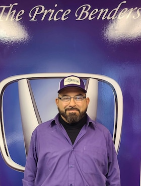 Staff member Carl Michael from 98a31d366e06