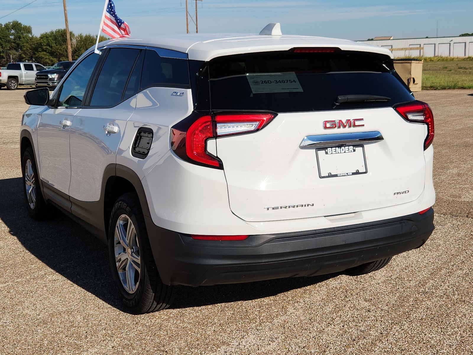 2024 GMC Terrain SLE - Photo 2