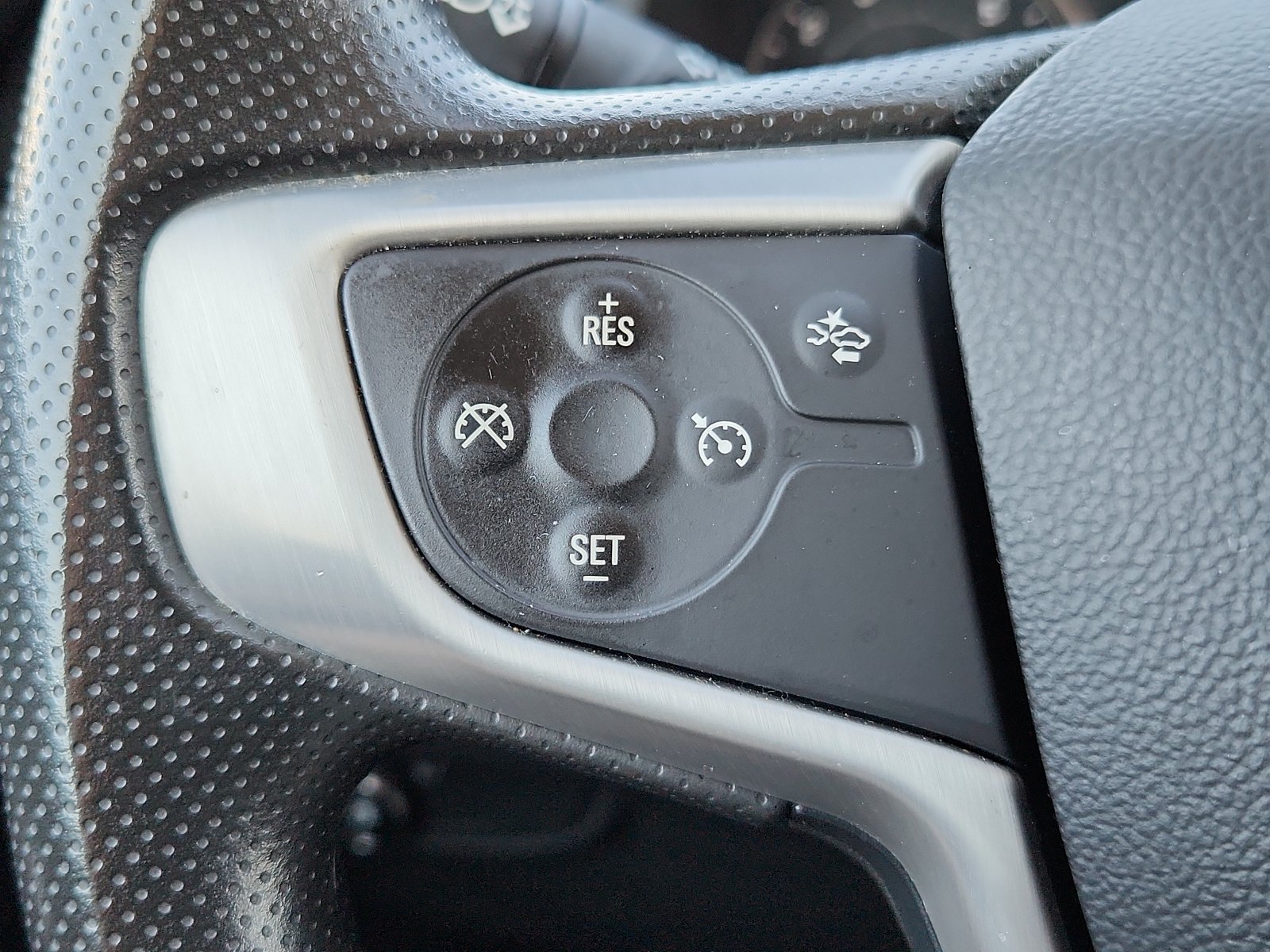 2024 GMC Terrain SLE - Photo 19