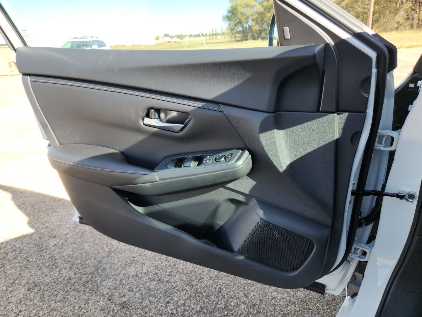 2025 Nissan Sentra SV - Photo 13