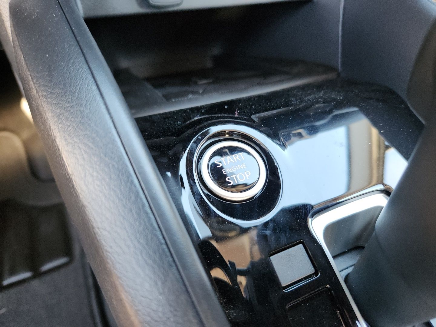 2025 Nissan Versa Sedan SV - Photo 20