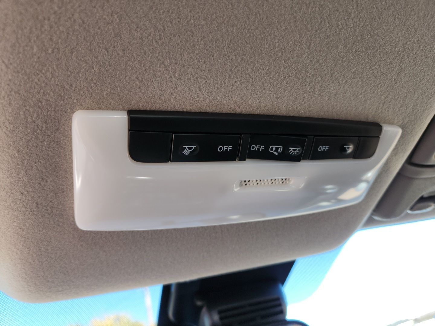 2025 Nissan Versa Sedan SV - Photo 18
