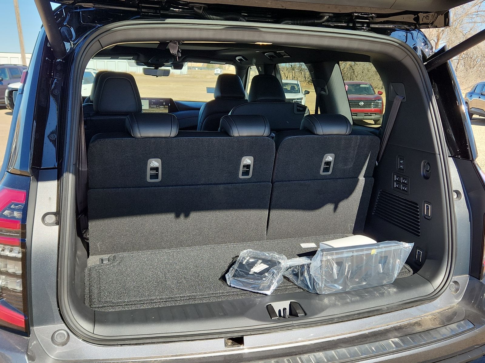 2026 Nissan Armada PRO-4X - Photo 8