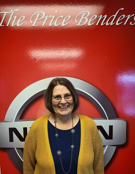 Staff member Lashanna Hovey from b1e3874e2b9c