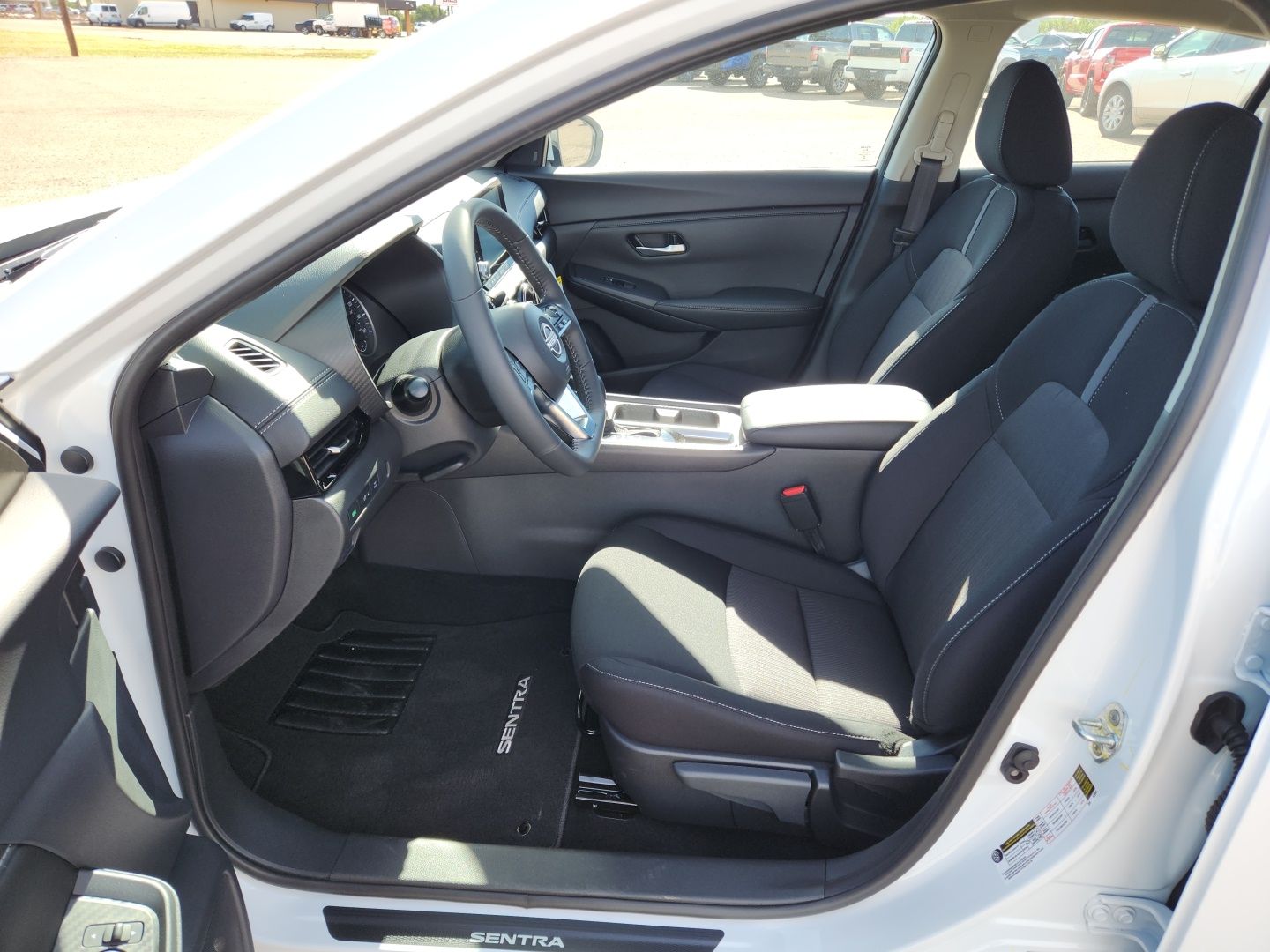 2025 Nissan Sentra SV - Photo 11