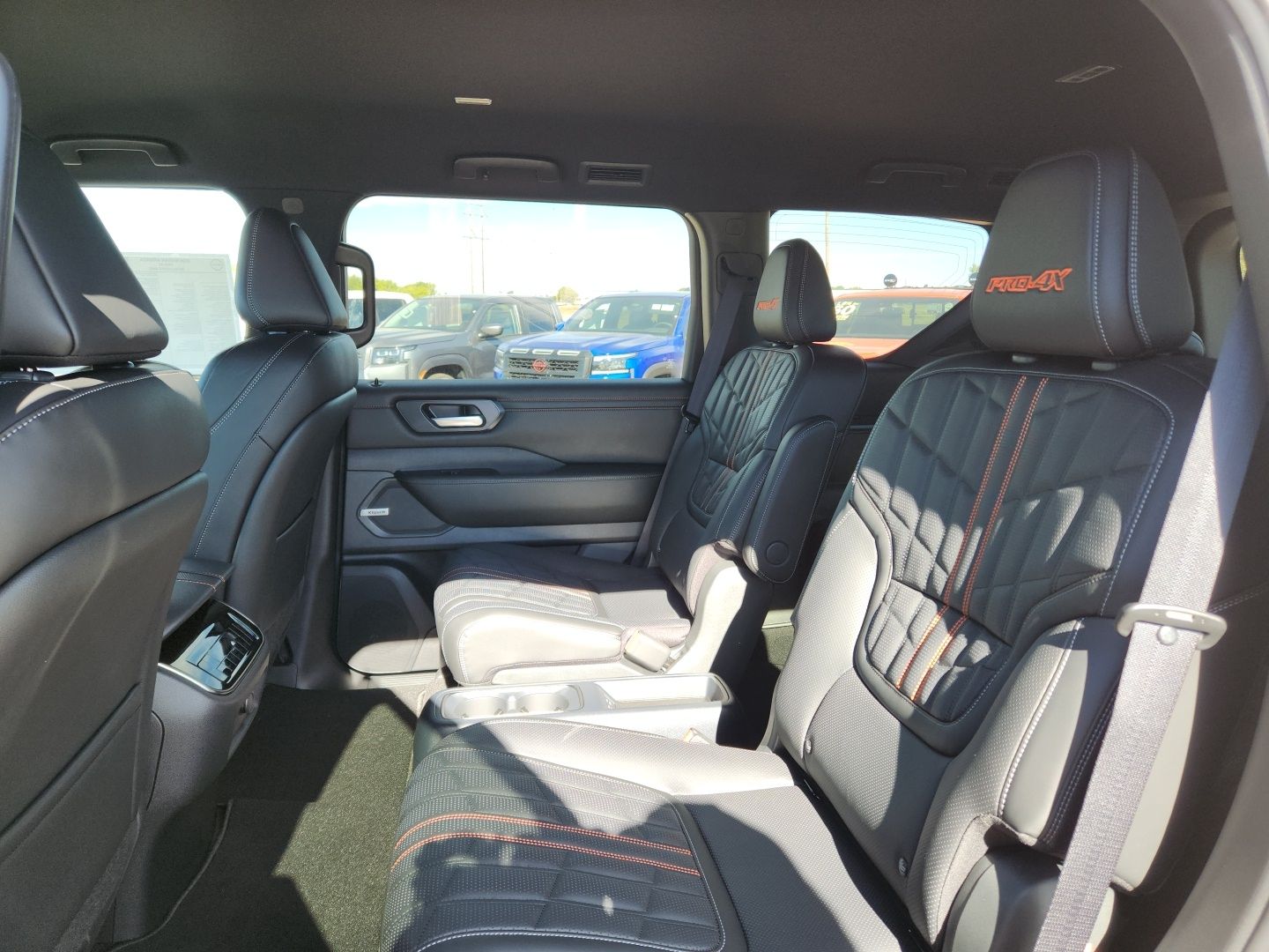 2026 Nissan Armada PRO-4X - Photo 9