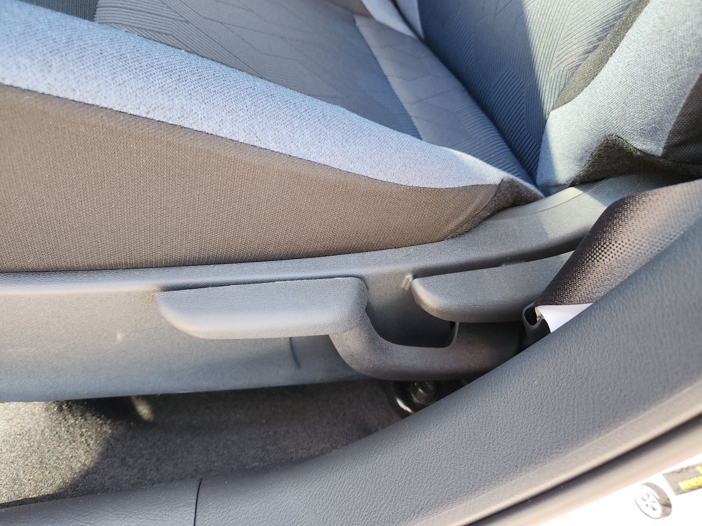 2025 Nissan Versa Sedan SV - Photo 11