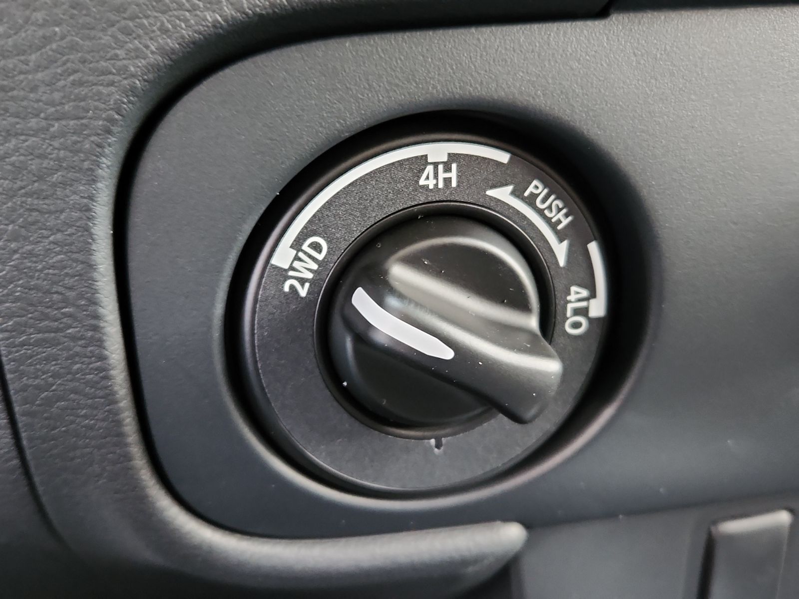 2026 Nissan Frontier SV - Photo 18