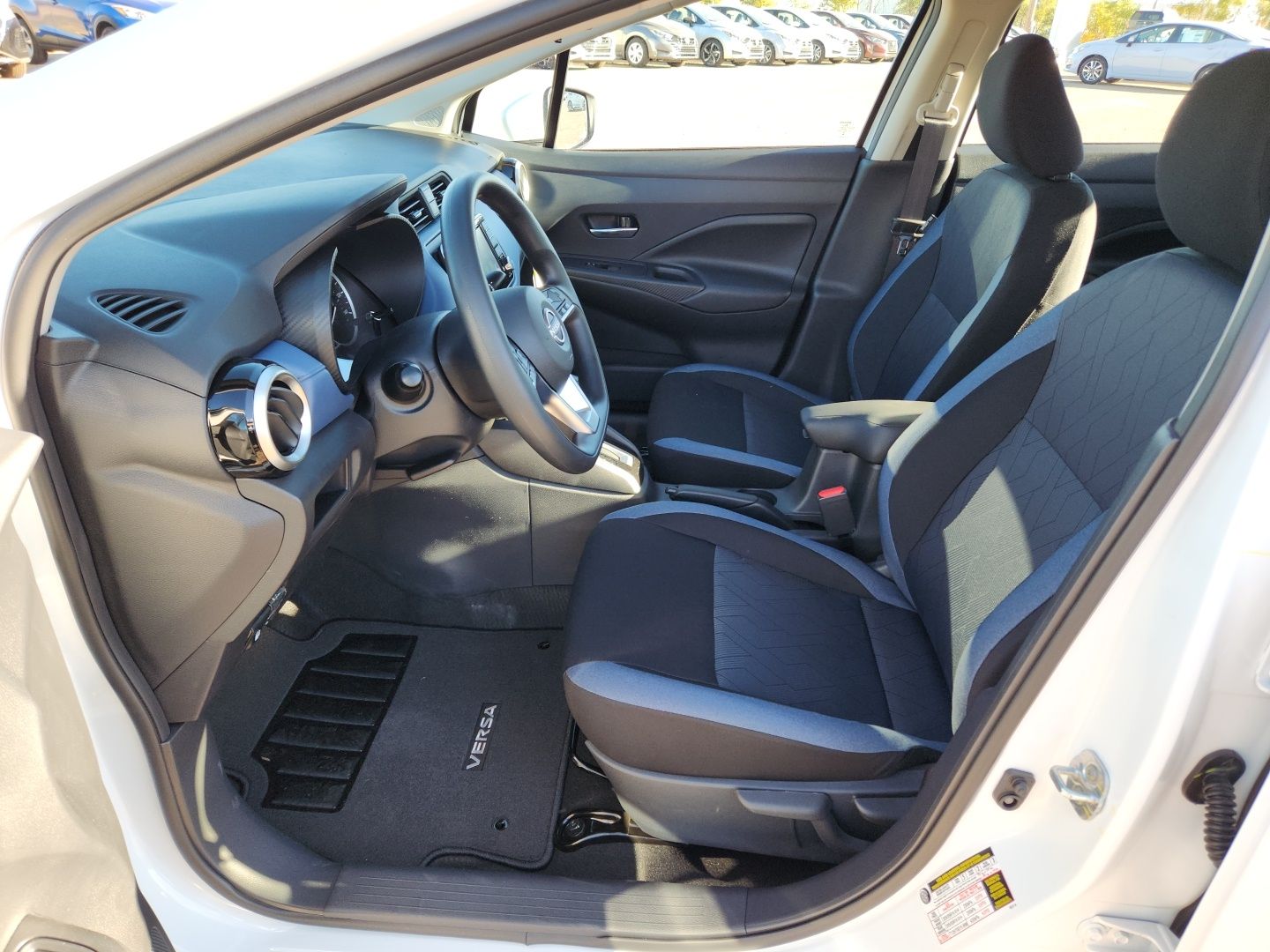 2025 Nissan Versa Sedan SV - Photo 10