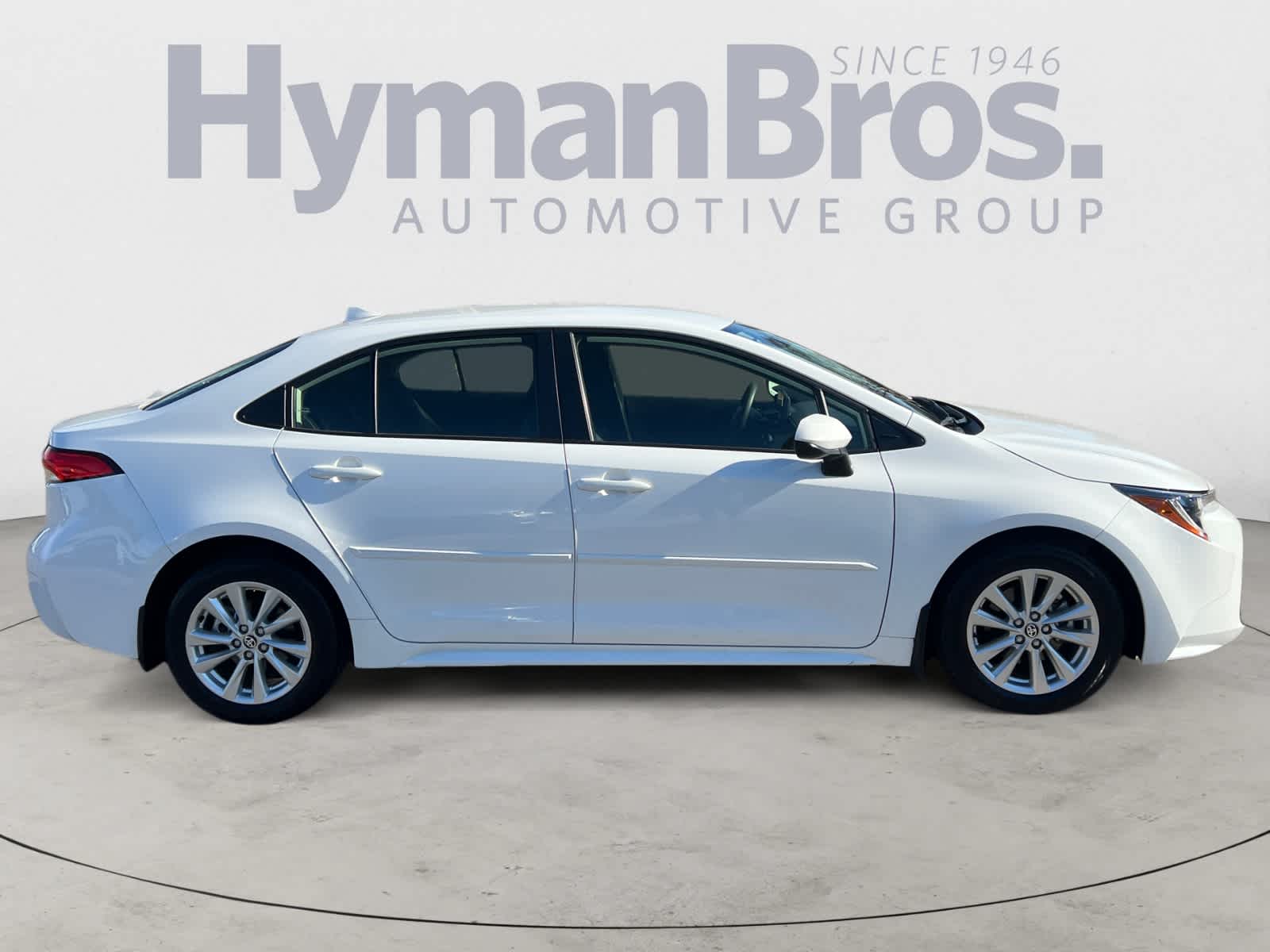 2023 Toyota Corolla LE photo 2