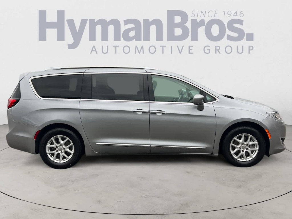 Used 2020 Chrysler Pacifica Touring L FWD