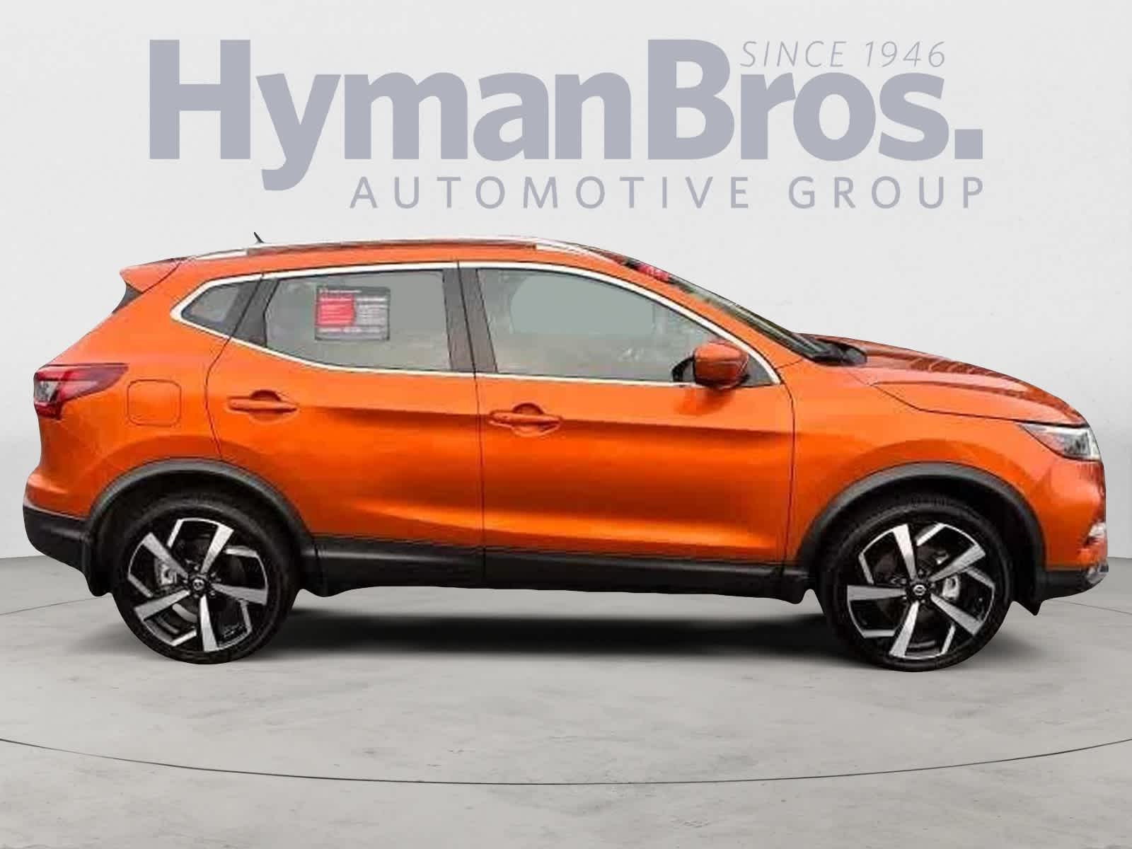2022 Nissan Rogue Sport SL photo 2