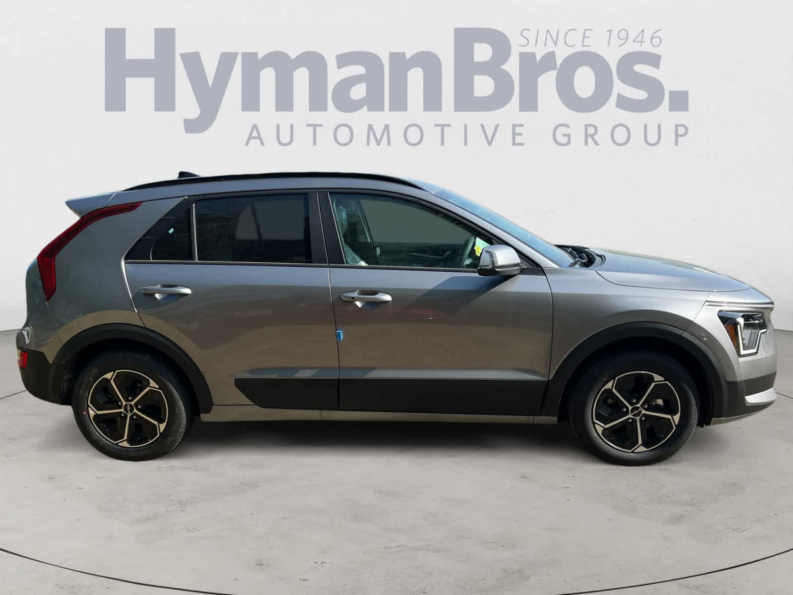 2025 Kia Niro EX photo 2