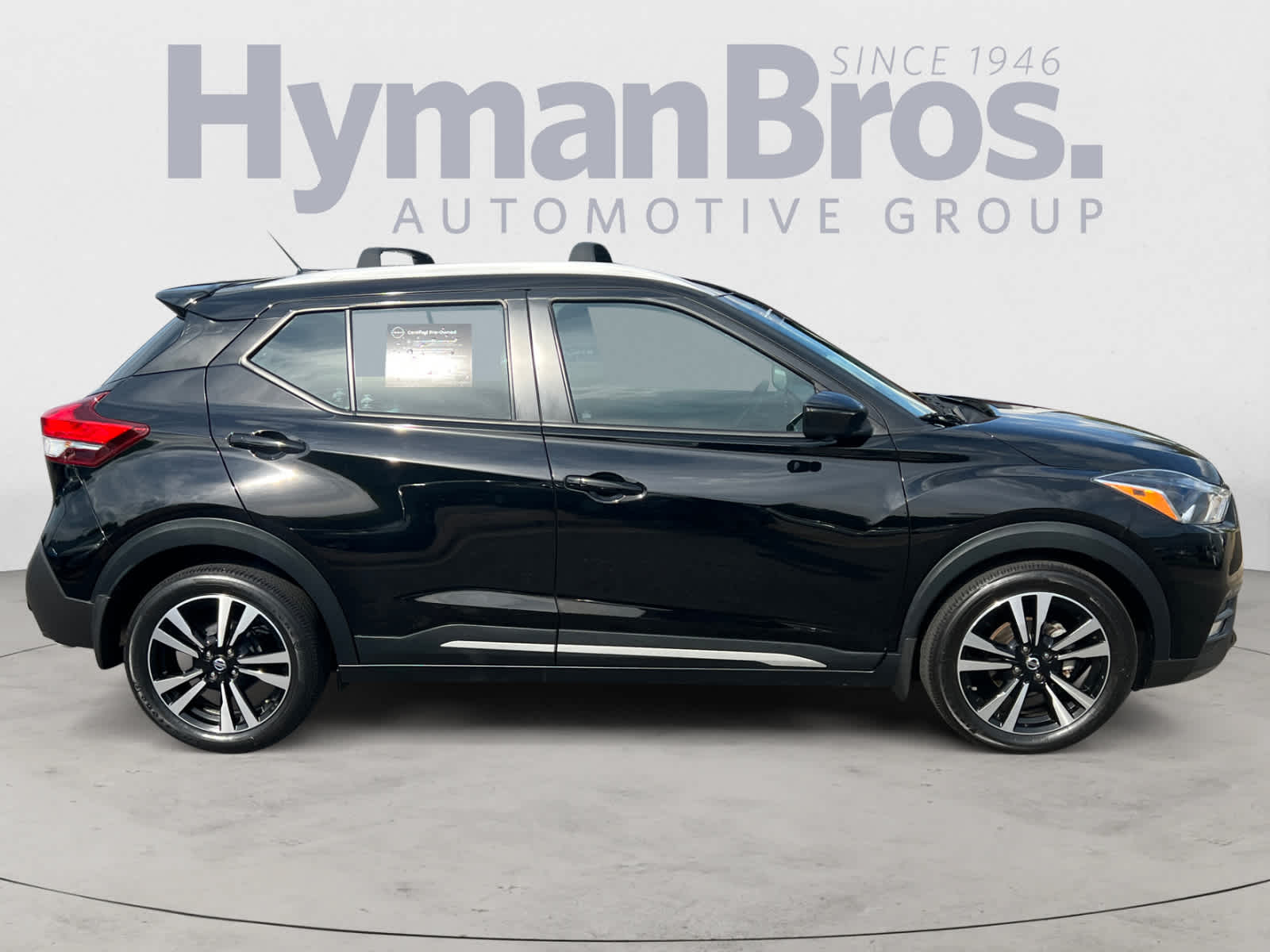 2020 Nissan Kicks SR photo 2