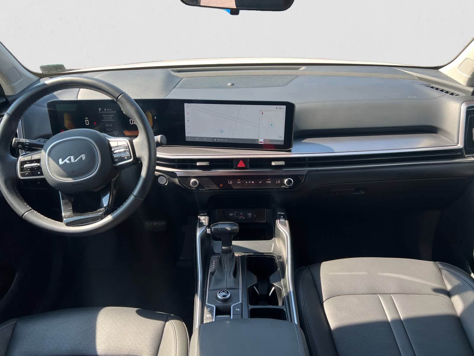 2025 Kia Sorento S - Photo 13