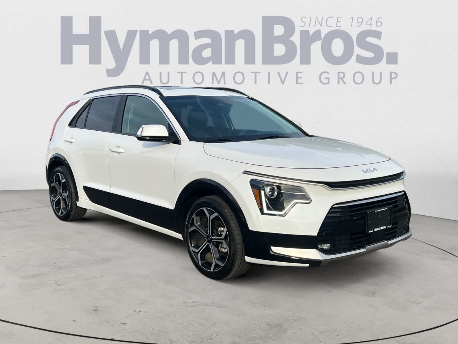 2024 Kia Niro EX Touring's photo