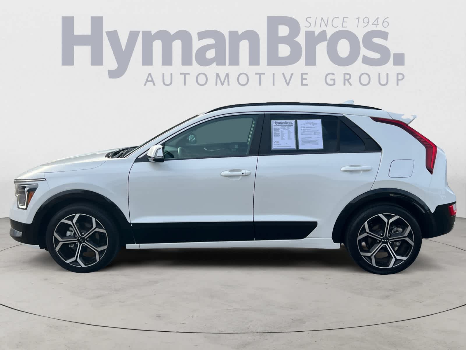 2024 Kia Niro EX Touring's photo