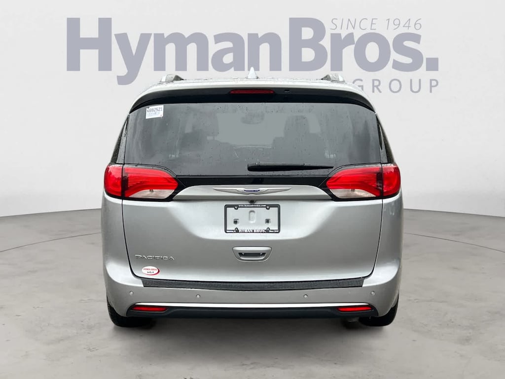 Used 2020 Chrysler Pacifica Touring L FWD