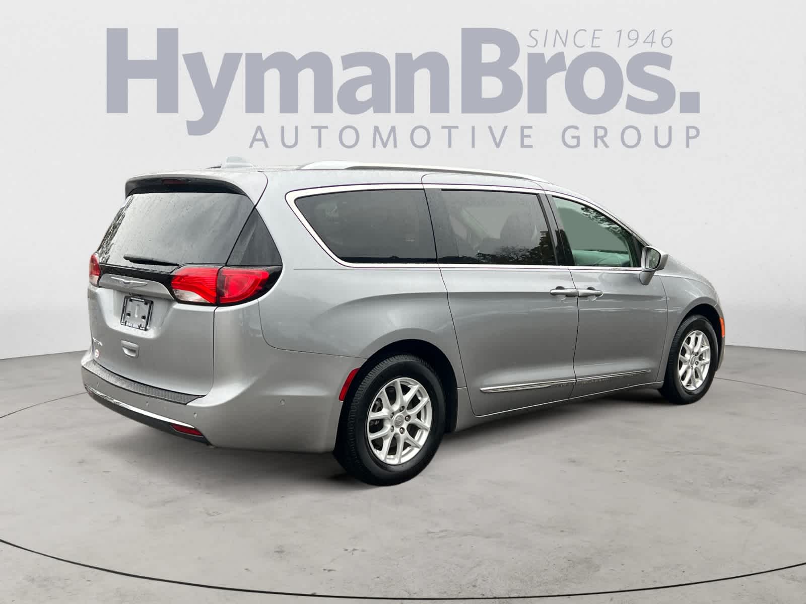 2020 Chrysler Pacifica Touring L photo 3