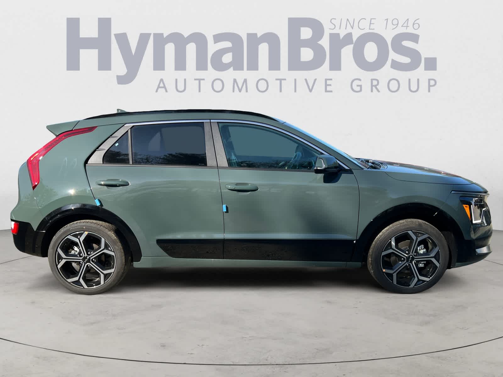 2025 Kia Niro EX Touring photo 2