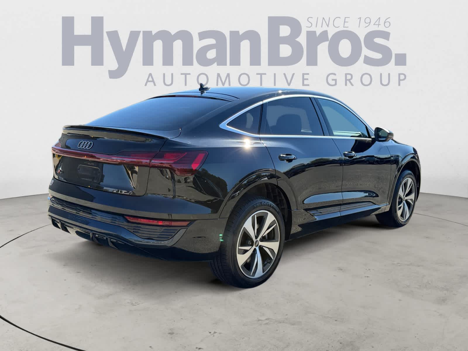 2024 Audi Q8 E-tron line Premium Plus photo 3