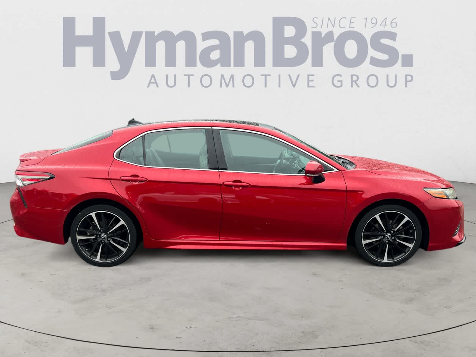 2019 Toyota Camry XSE photo 2