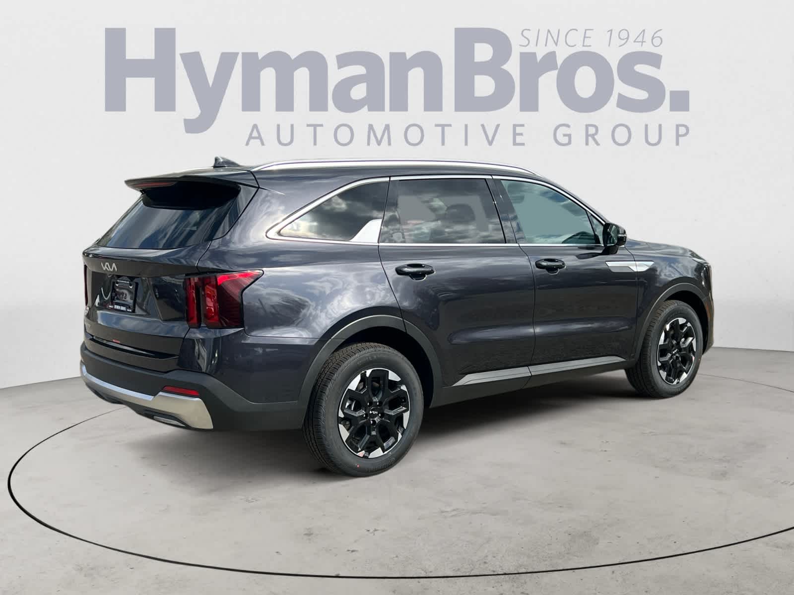 2025 Kia Sorento S photo 3