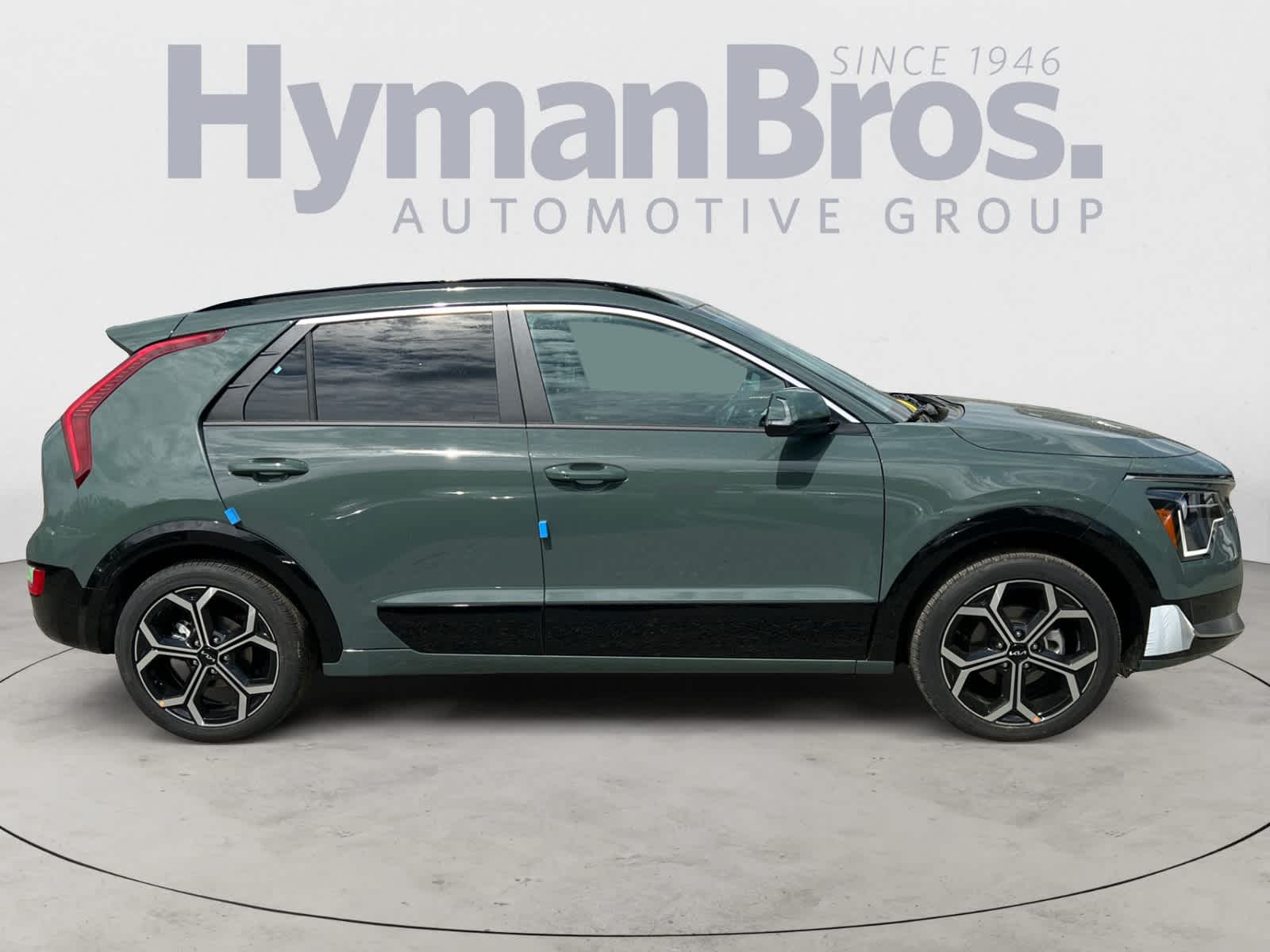 2025 Kia Niro EX Touring photo 2