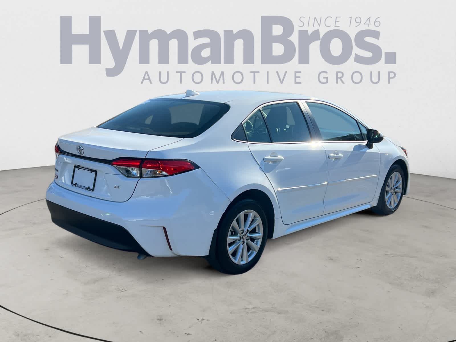 2023 Toyota Corolla LE photo 3