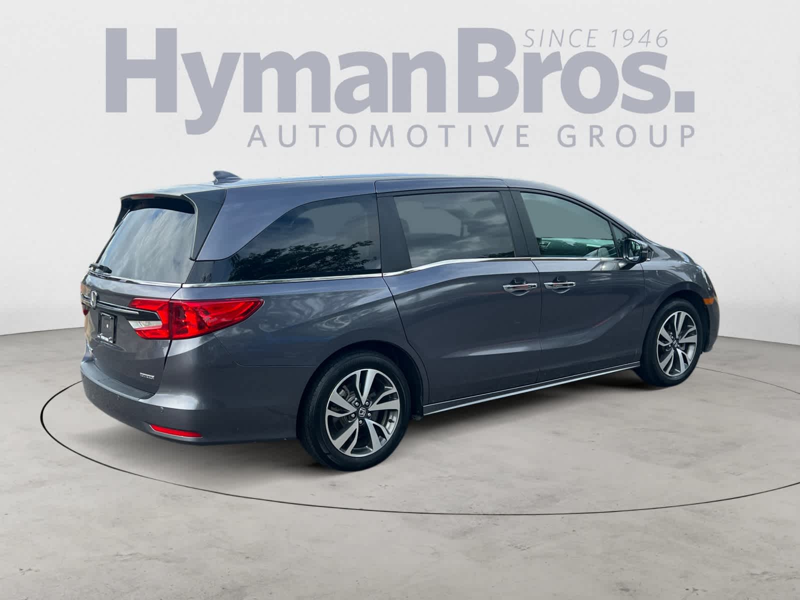 2024 Honda Odyssey Touring photo 3