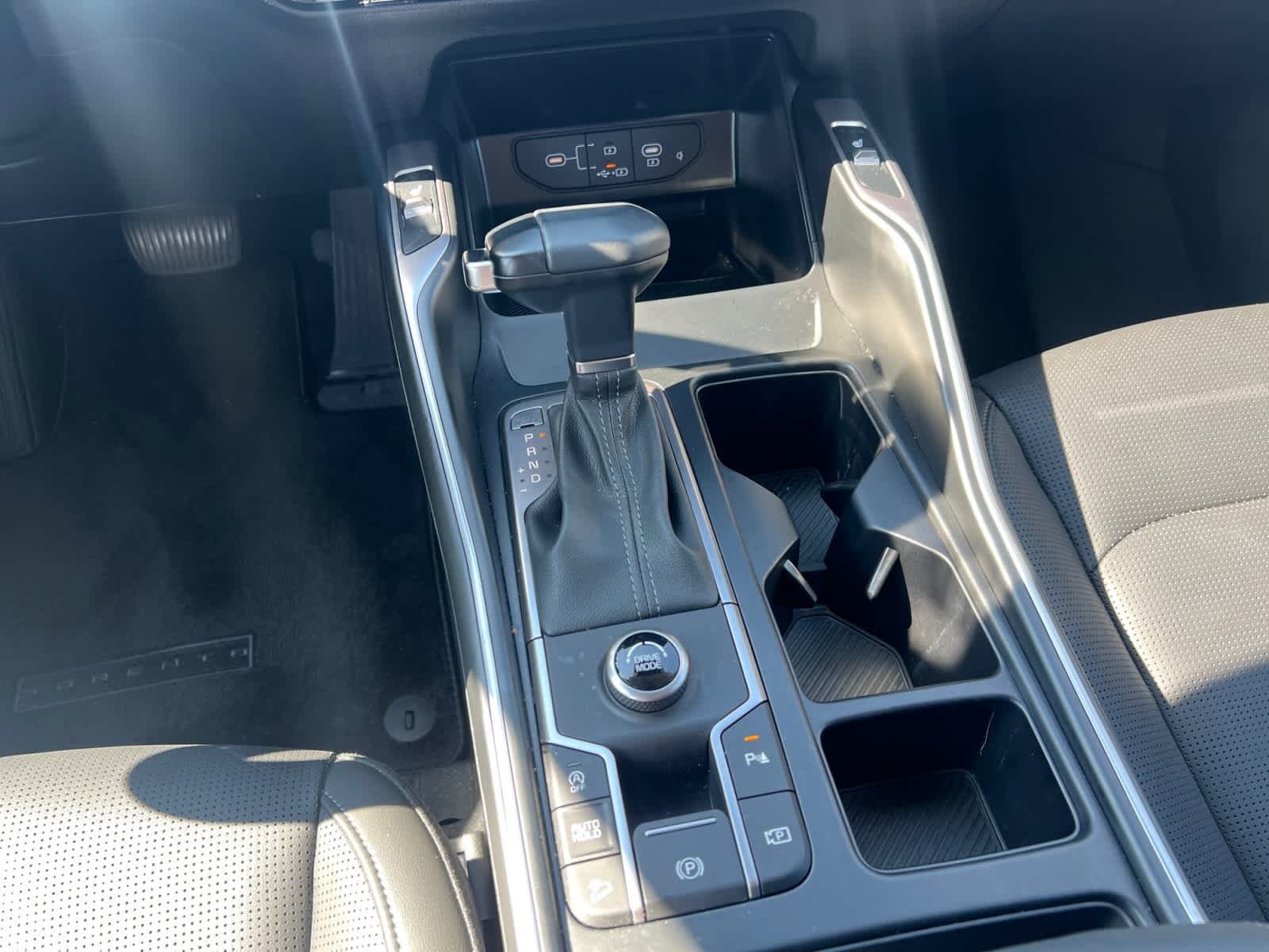 2025 Kia Sorento S - Photo 15