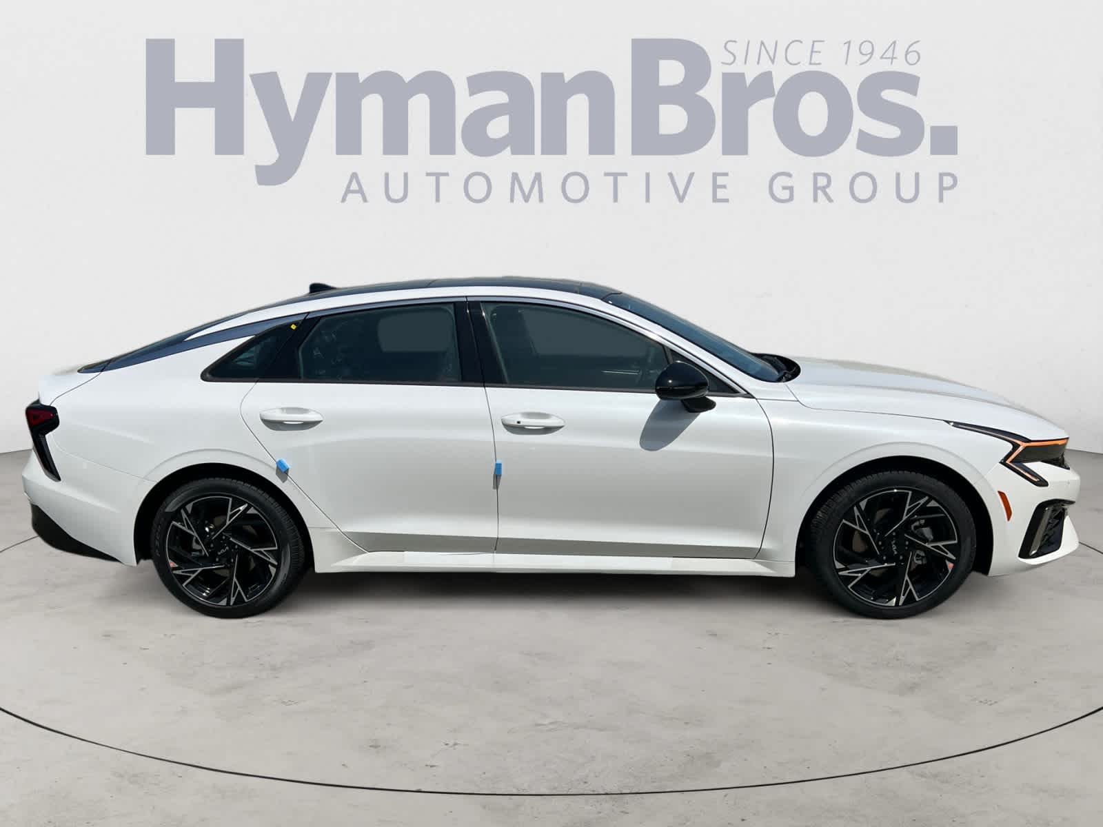 2025 Kia K5 GT-Line photo 2