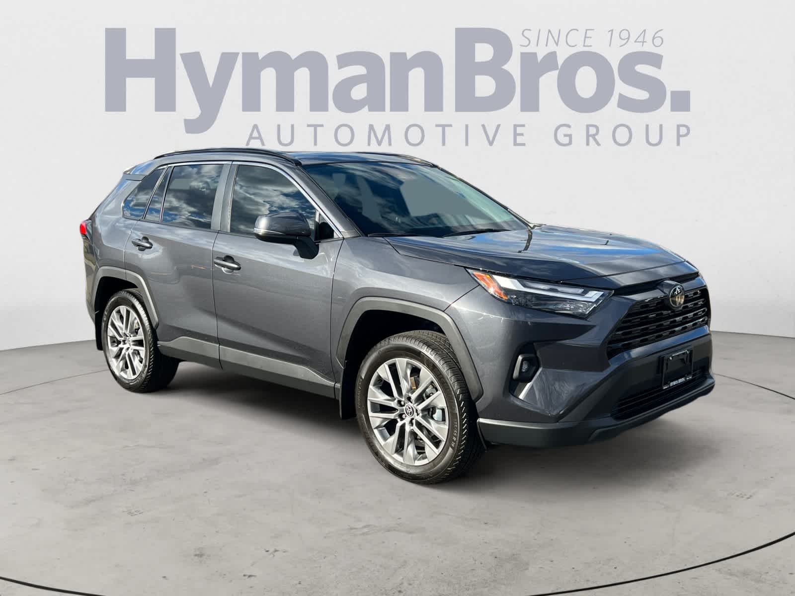 2025 Toyota RAV4 XLE Premium's photo
