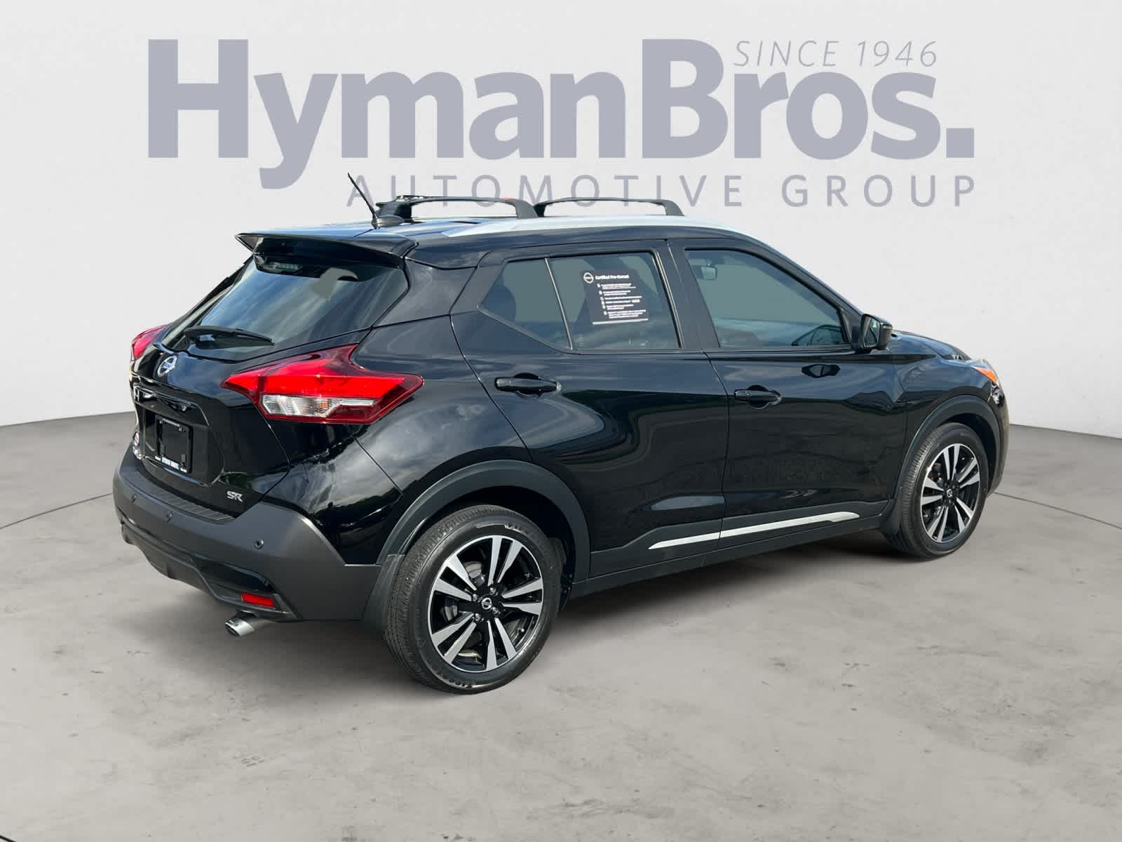 2020 Nissan Kicks SR photo 3