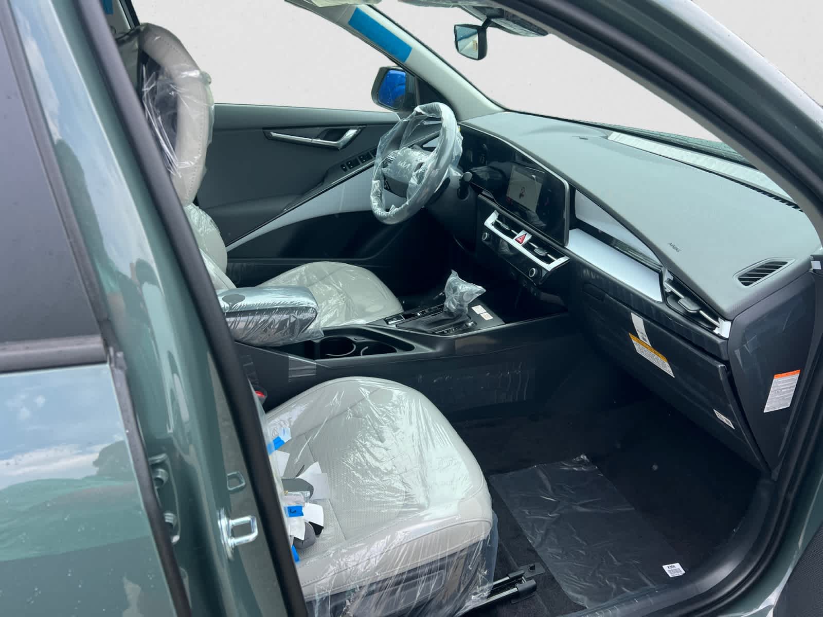 2026 Kia Niro EX HEV's photo
