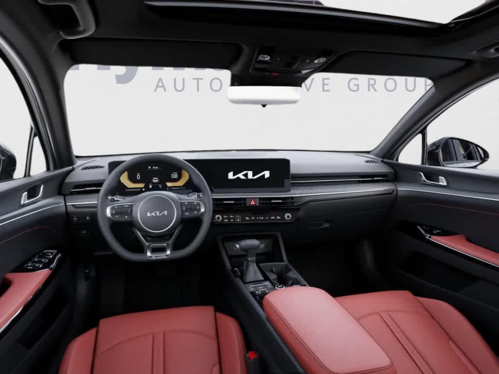 2025 Kia K5 GT-Line photo 4