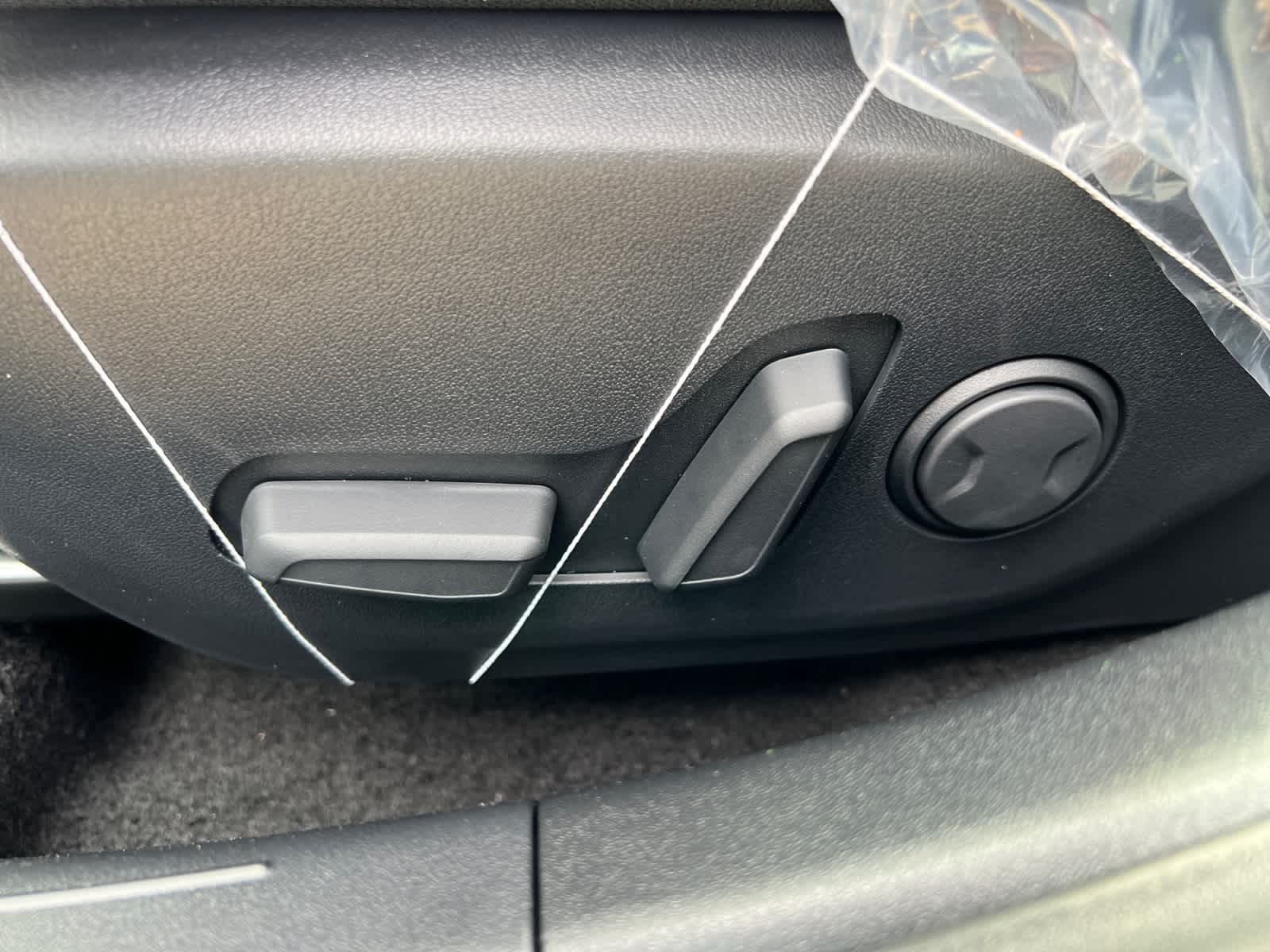 2025 Kia K4 GT-Line photo 2