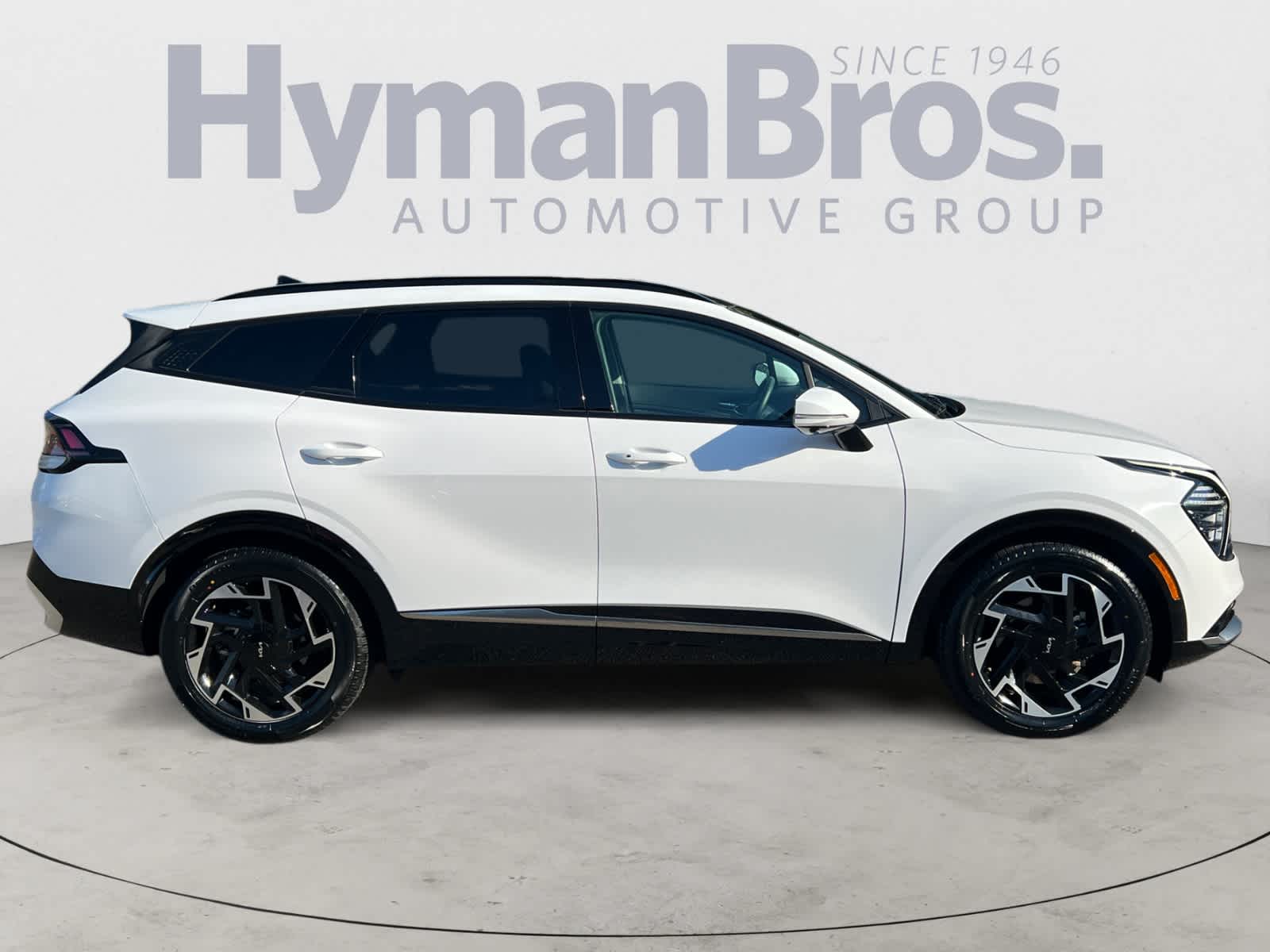 2024 Kia Sportage photo 2