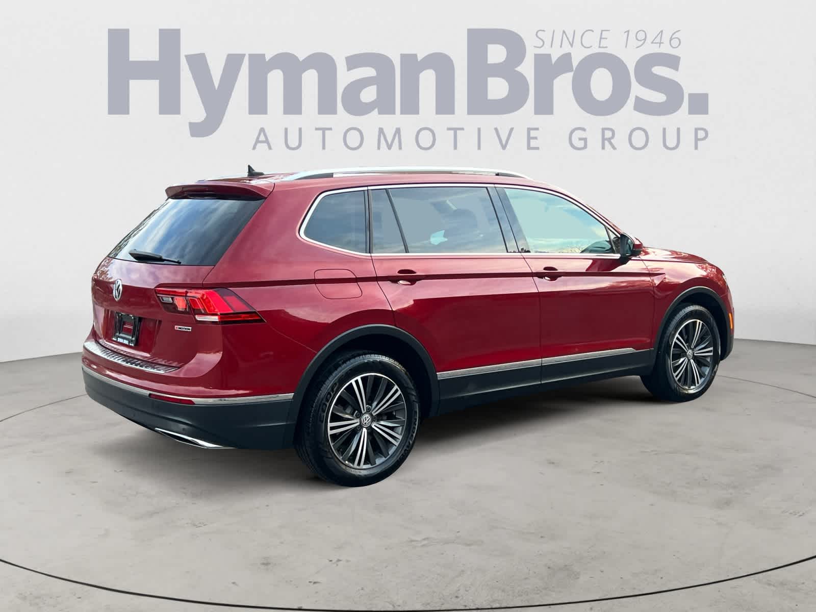 2019 Volkswagen Tiguan SEL photo 3