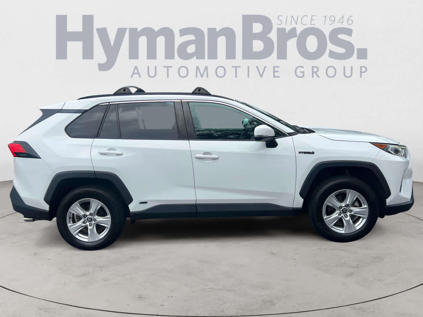 2021 Toyota RAV4 Hybrid XLE photo 2