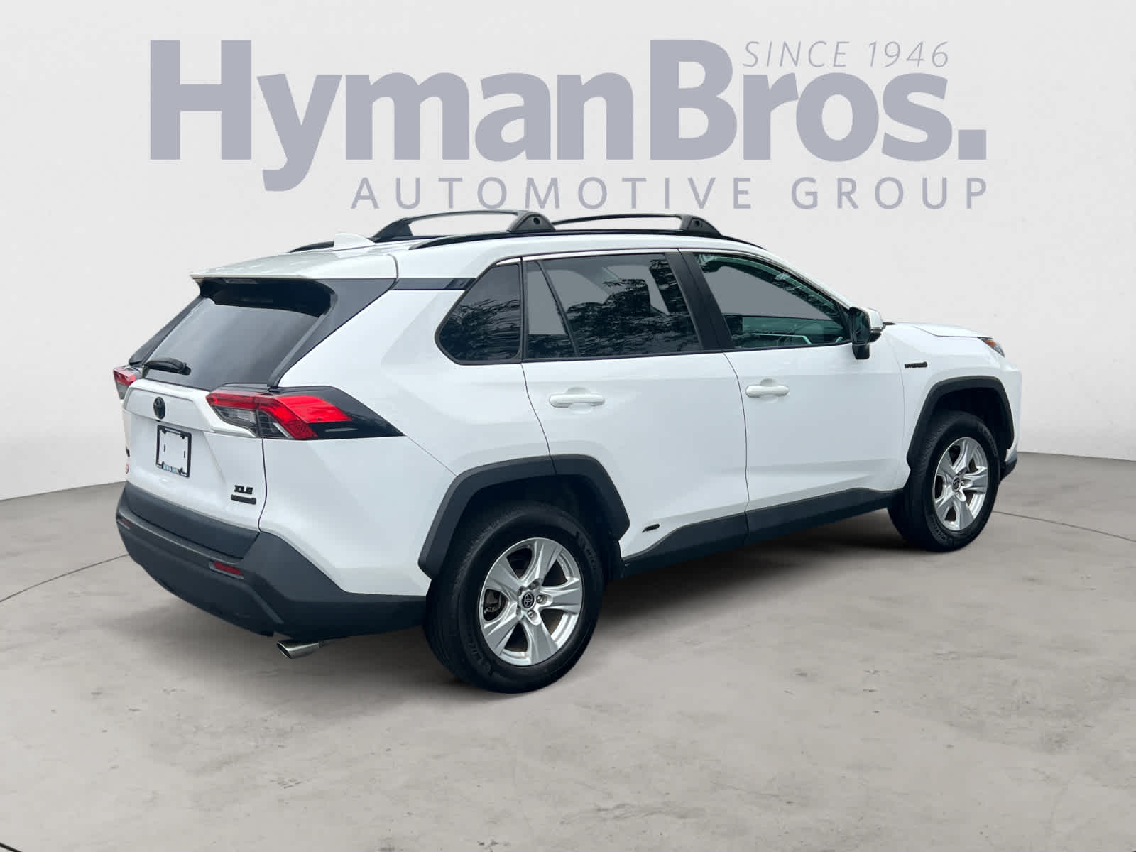 2021 Toyota RAV4 Hybrid XLE photo 3