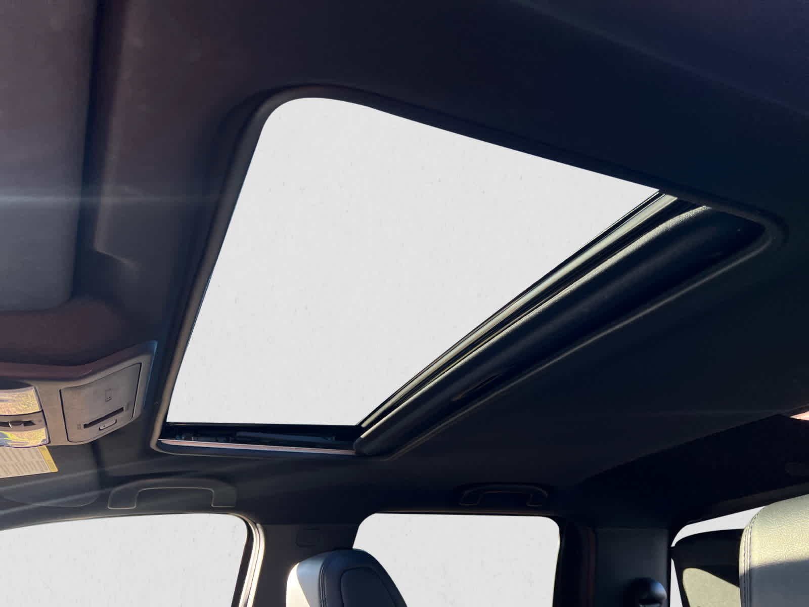 2022 Nissan Frontier PRO-4X Crew Cab photo 3