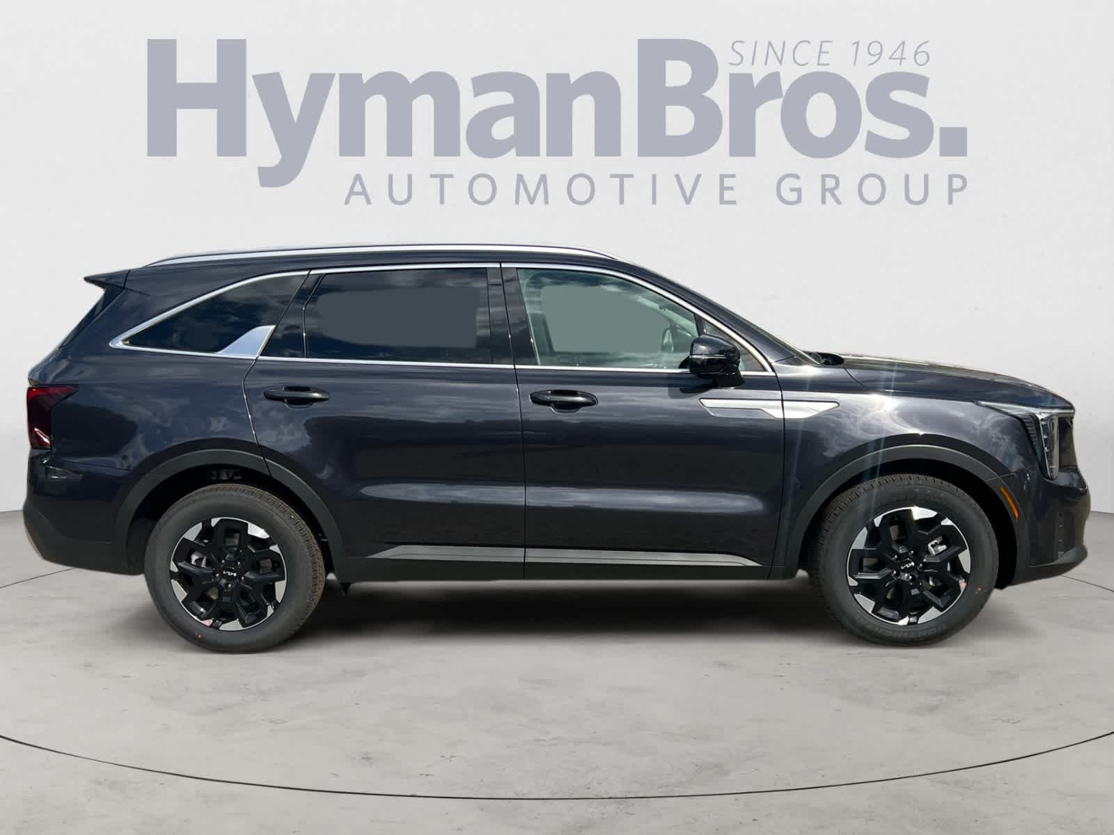 2025 Kia Sorento S photo 2