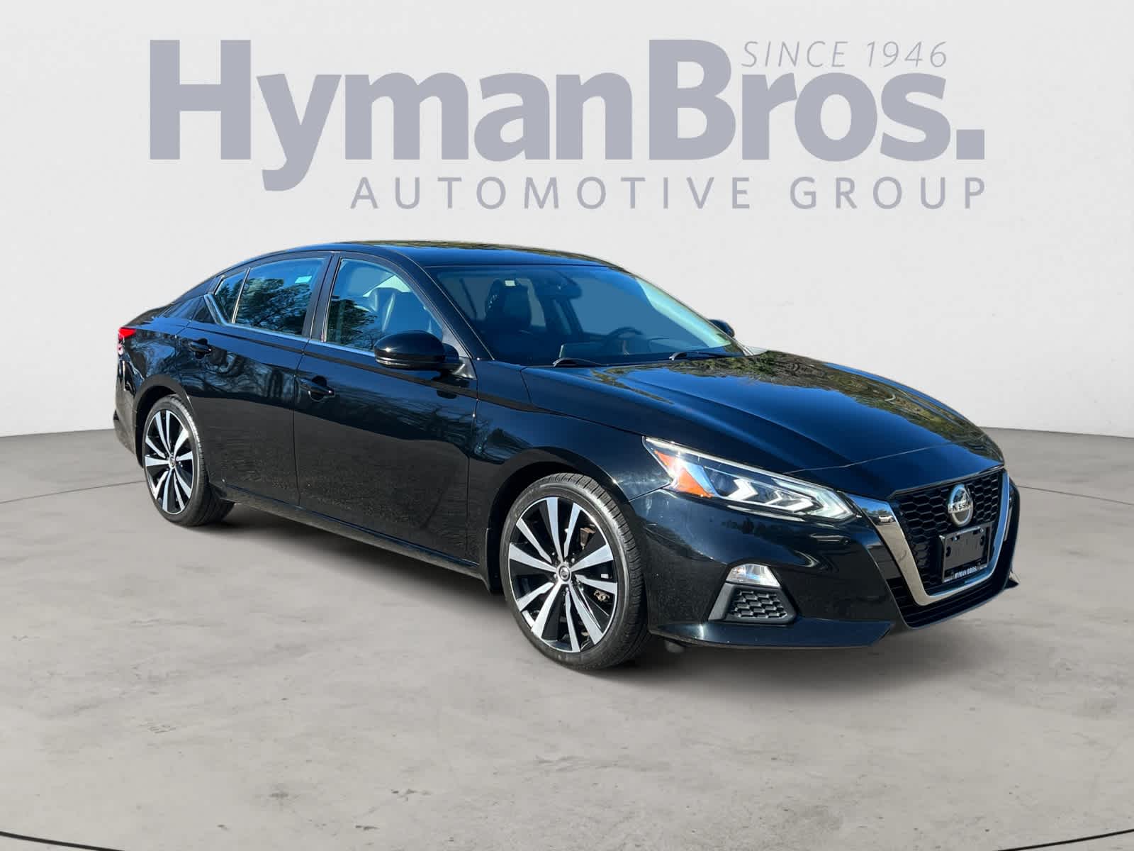 2019 Nissan Altima SR's photo