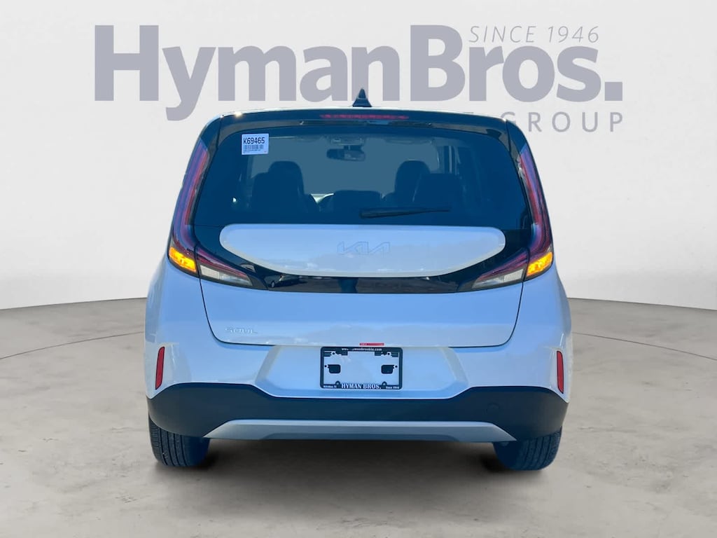 New 2025 Kia Soul LX FWD