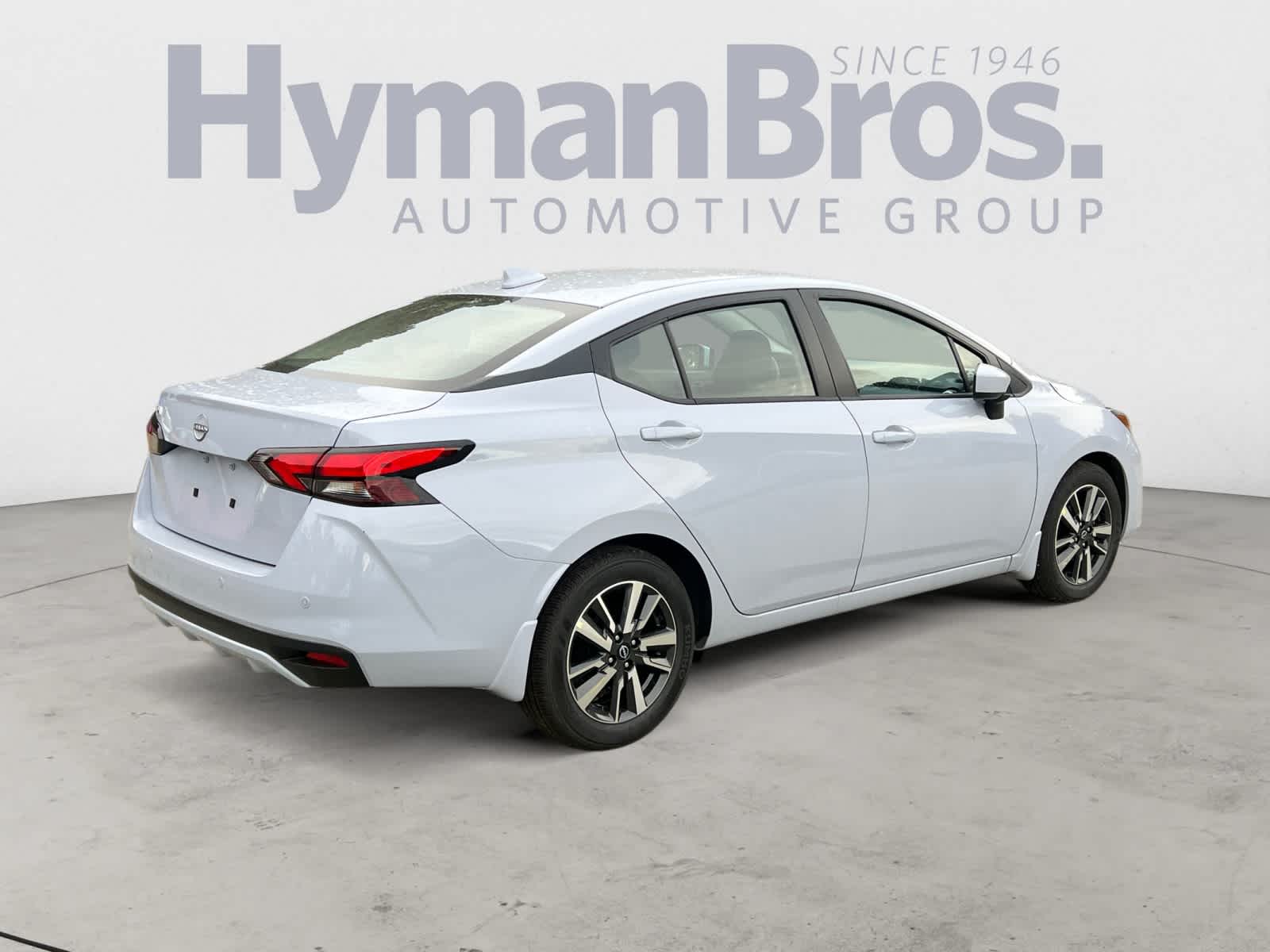 2025 Nissan Versa 1.6 SV photo 3