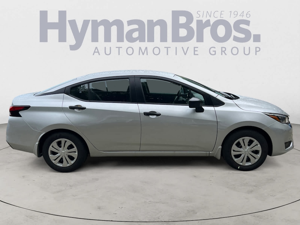 New 2025 Nissan Versa 1.6 S Sedan