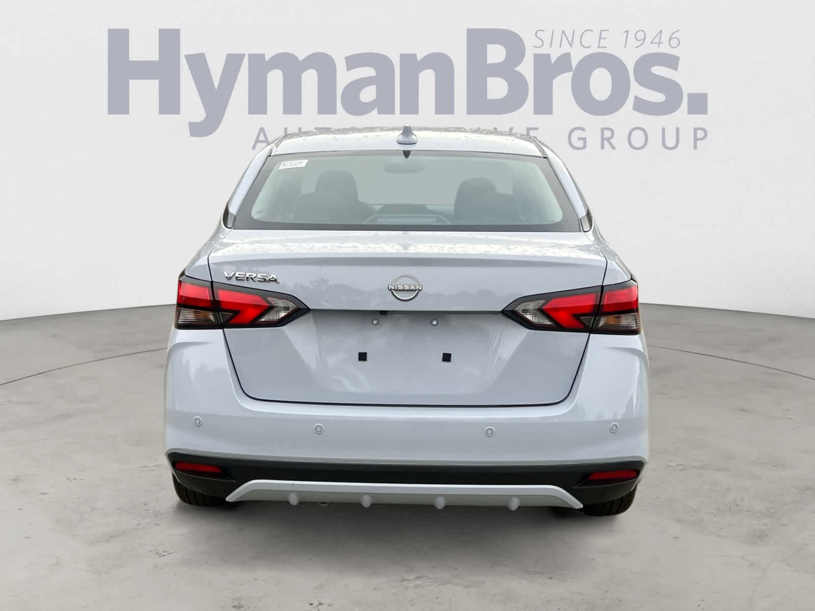 2025 Nissan Versa 1.6 SV photo 4