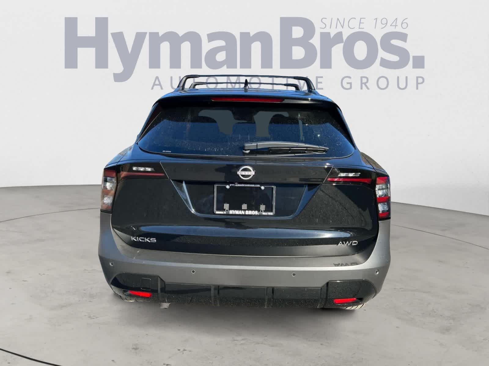 2025 Nissan Kicks SV photo 3