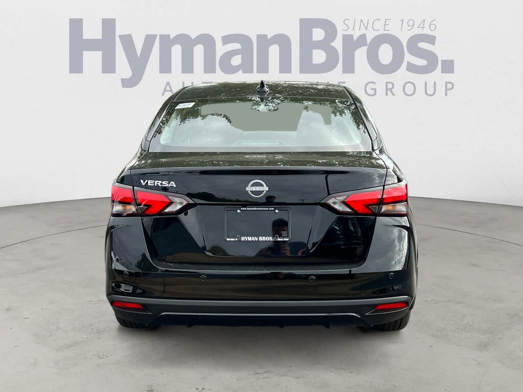 New 2025 Nissan Versa 1.6 SV Sedan